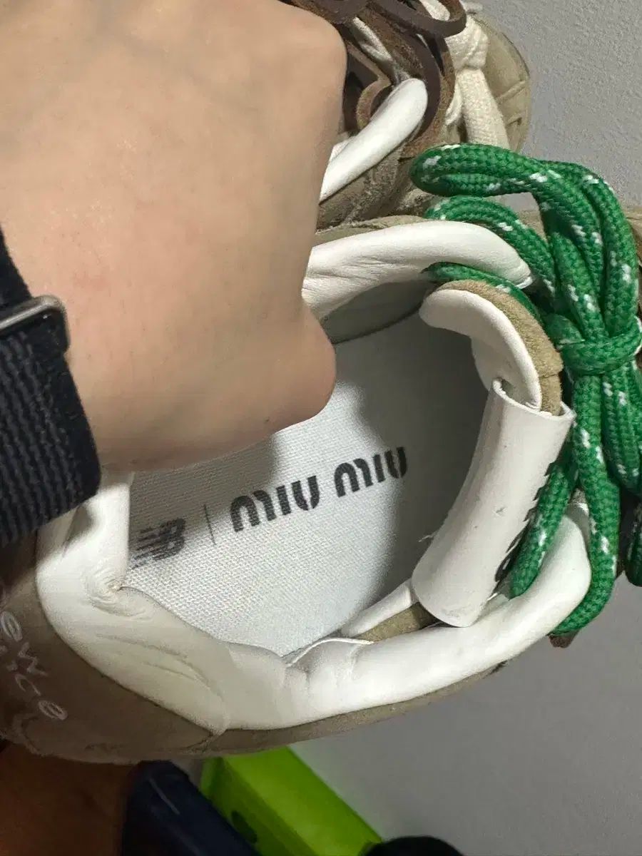 ミュウミュウ ニューバランス 530 エクリュ 35