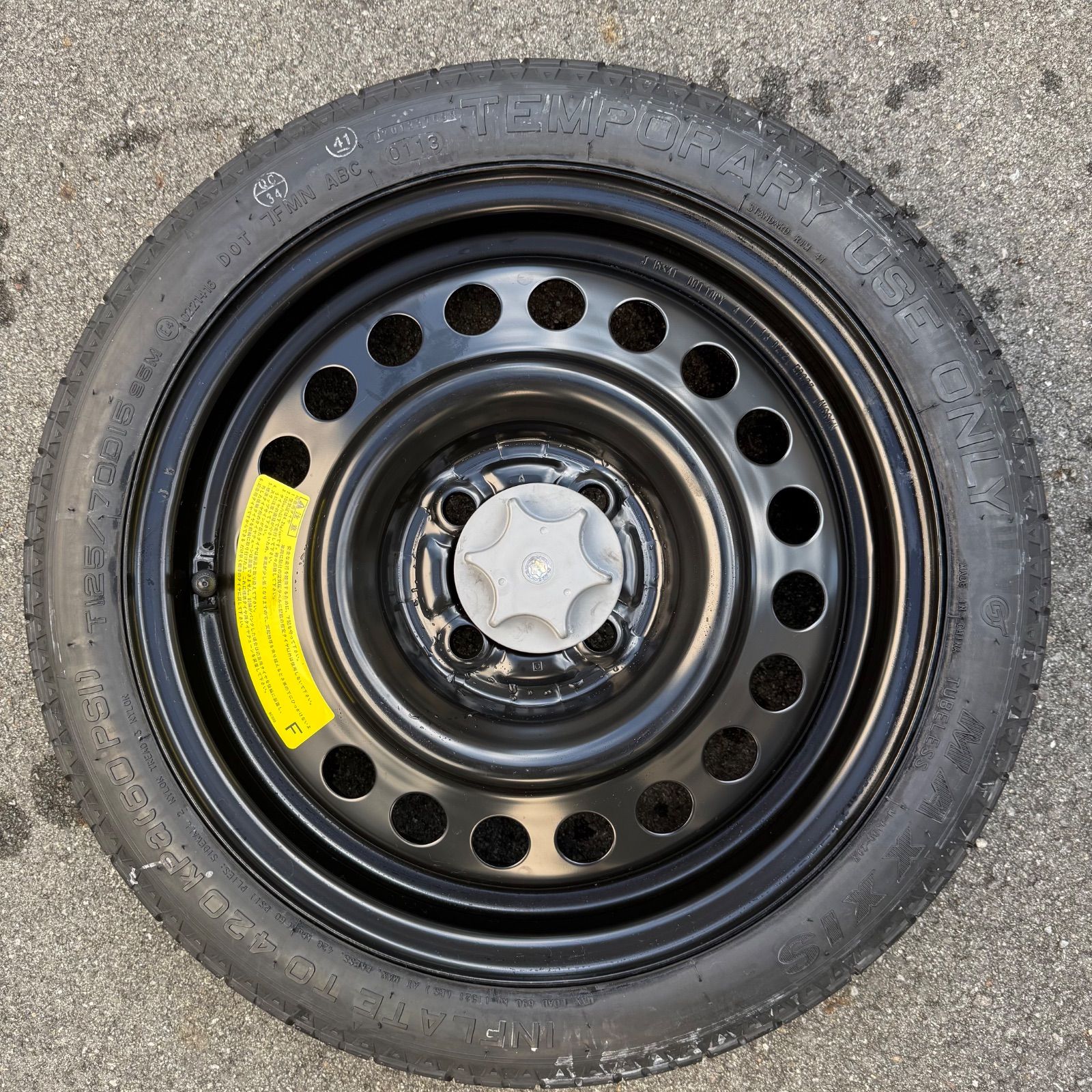 日産 NISSAN スペアタイヤ テンパータイヤ T125/70D15 95M 13年01週製造 留め具 付 キューブより取外し