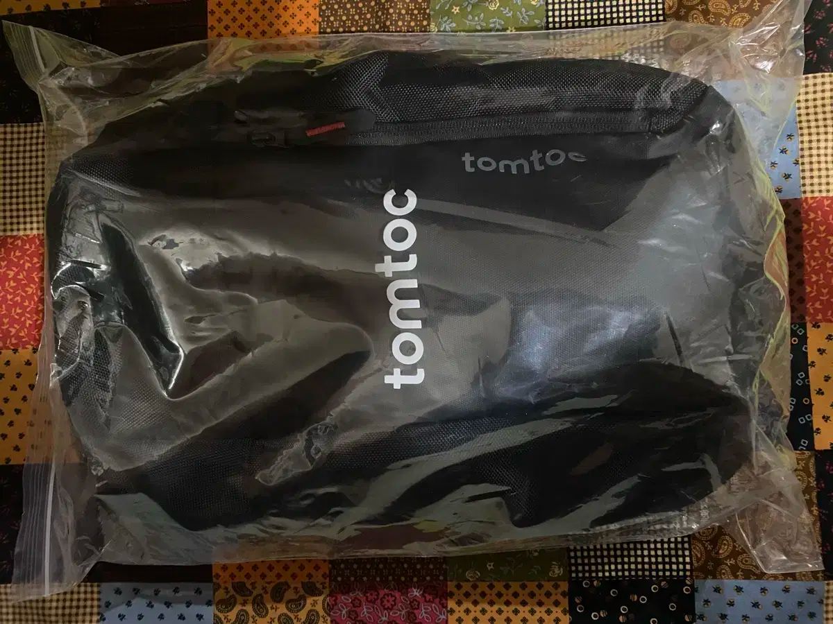 【雷市場（ポンジャン）商品韓国直送】 tomtoc スリングバッグ 未使用