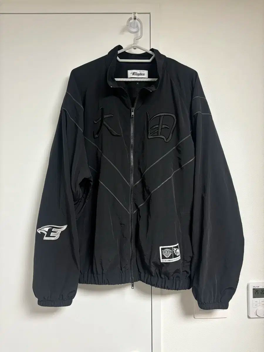 Hanwhae Eagles ハンファ イーグルス あちこちに ウィンドブレーカー 2 サイズ