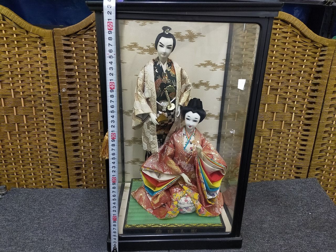 F01-20251024-15 琉球人形 男雛・女雛 ペア ガラスケース入り - メルカリ