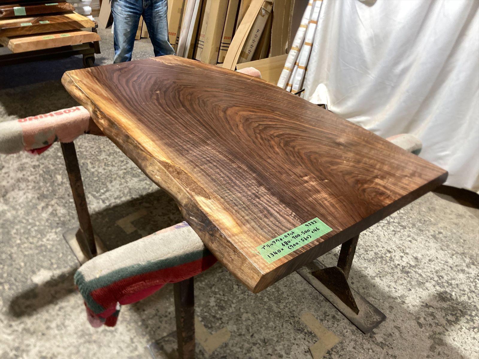 ブラックウォールナット9282 一枚板無垢 乾燥材 1340ｘ680-700-500ｘ46mm カウンター ローテーブル センターテーブル ダイニング