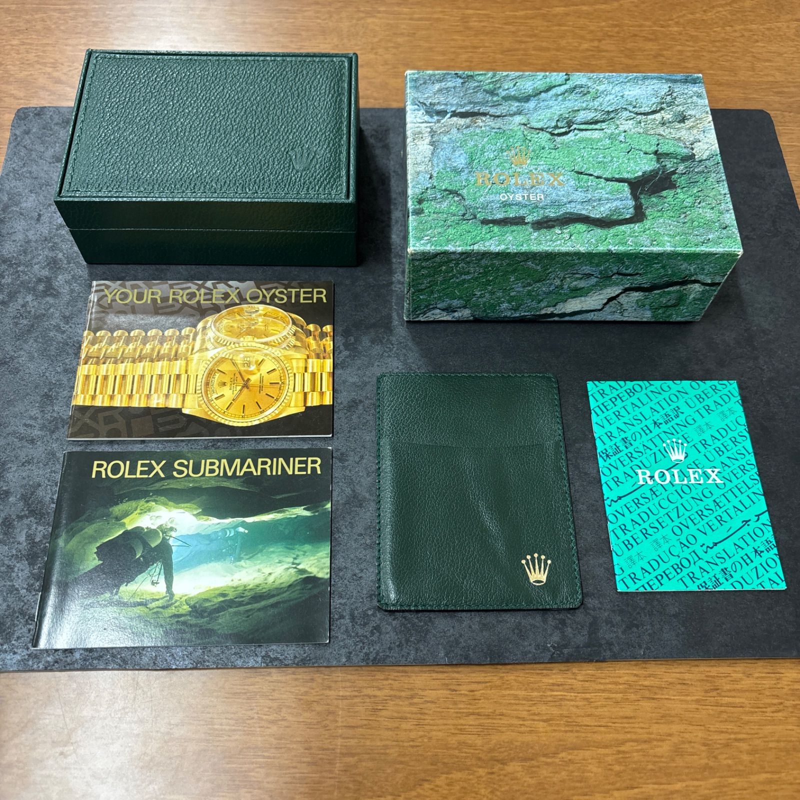 ROLEX ロレックス 純正ケース Mサイズ　【付属品付き】 ROLEX ロレックス ケース （写真にある付属品付き） - メルカリ