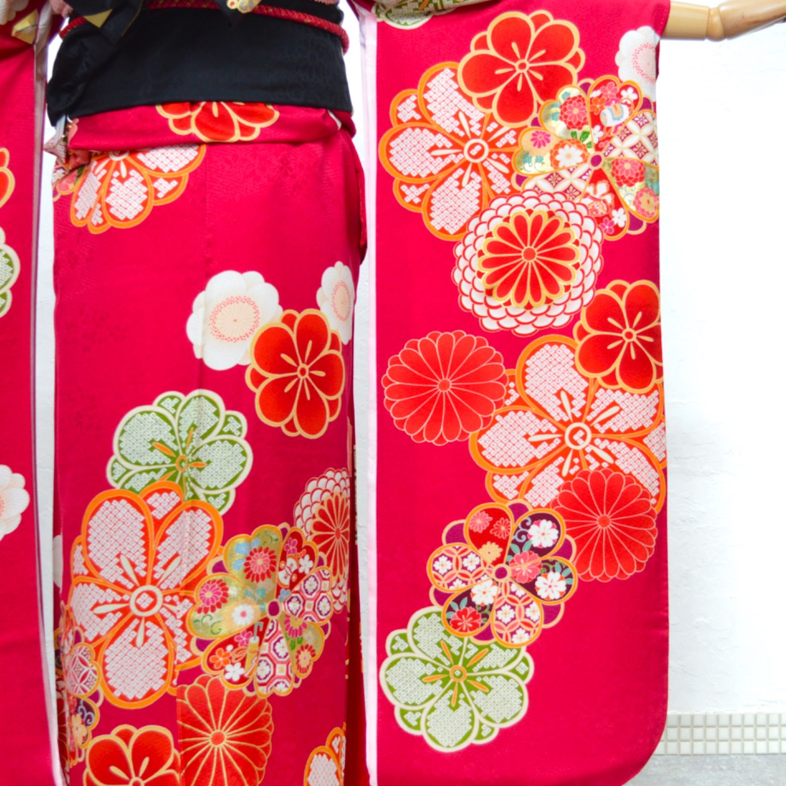 美品》正絹 振袖フルセット S〜Lサイズ 成人式 呉服店取扱品 金駒刺繍