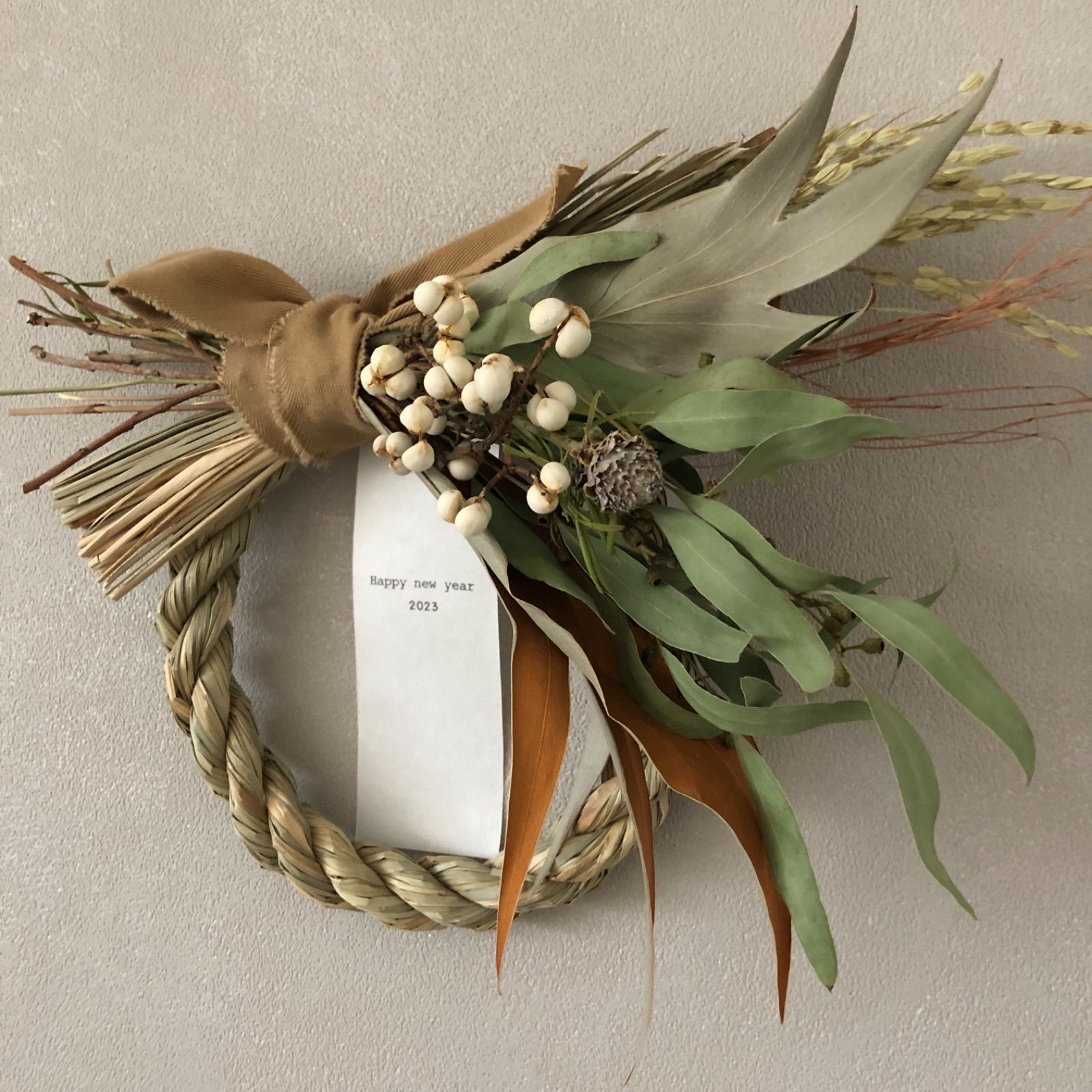 Happy new year 2025 古代米とグレビリアゴールドのお正月飾り Happy new year 2025 古代米とグレビリアゴールドのお正月飾り Happy