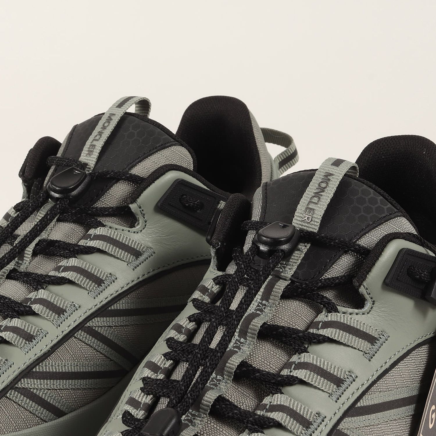 新品未使用　モンクレール　TRAILGRIP ゴアテックス　スニーカー　43 MONCLER(モンクレール) TRAILGRIP GTX GORE-TEXゴアテックス