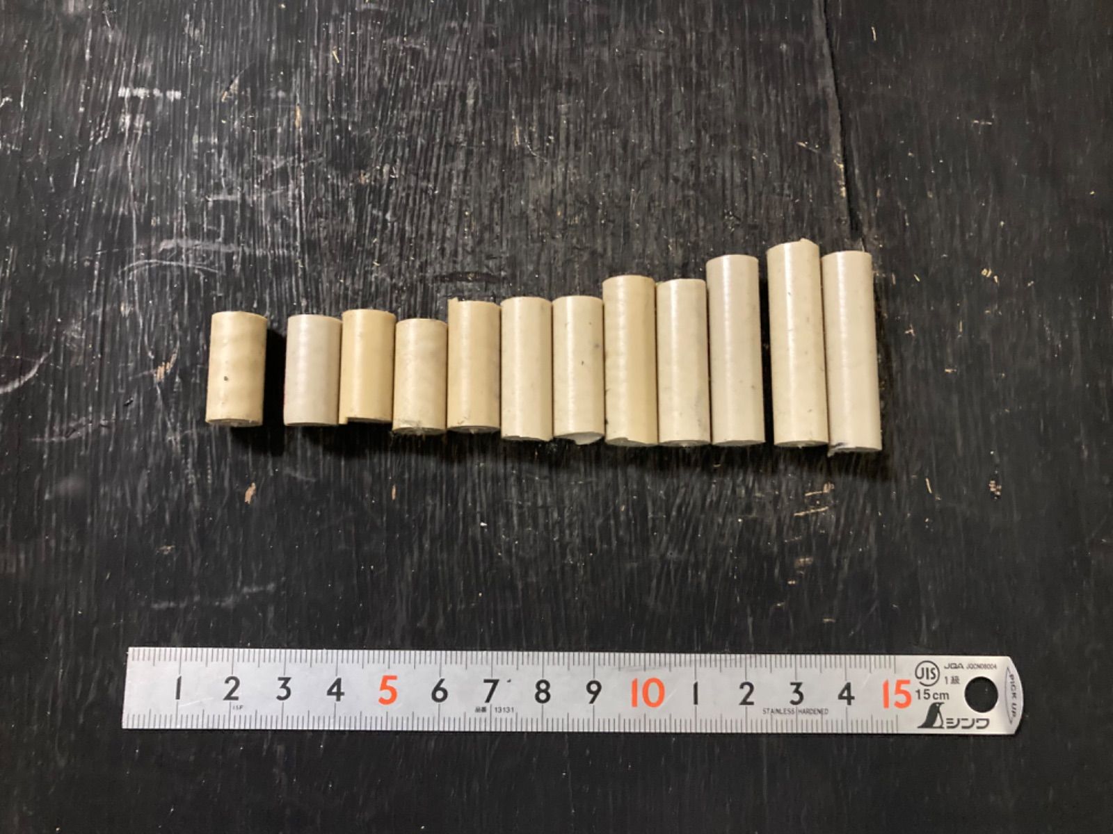 ピーク 丸棒 φ110×340mm PEEK_NC_D01100-0340 (67-5682-62) ピーク 丸棒 φ110×340mm PEEK_NC_D01100-0340 (67-5682-62)