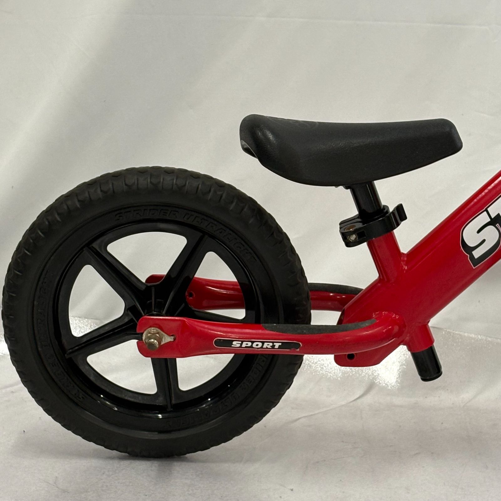 STRIDER ストライダー スポーツモ 赤 レッド SPORT 12インチ 美品 大人気カラー STRIDER ストライダー スポーツ 12インチ