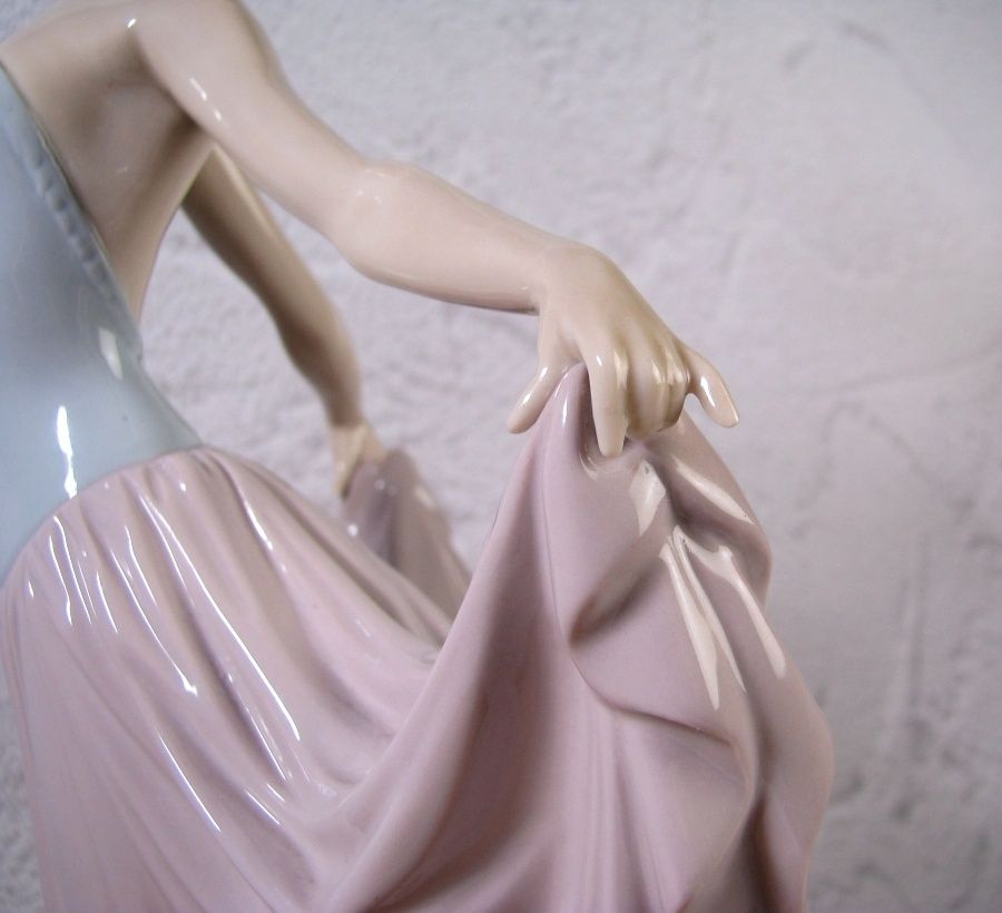 リヤドロ フィギュリン