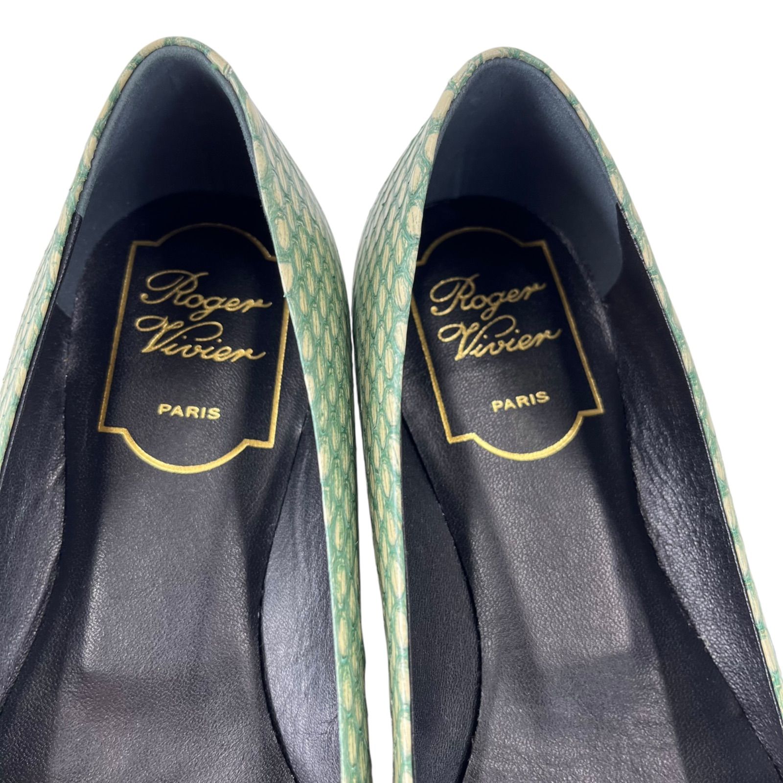 未使用 ロジェヴィヴィエ Roger Vivier パイソン 蛇革 フラット 