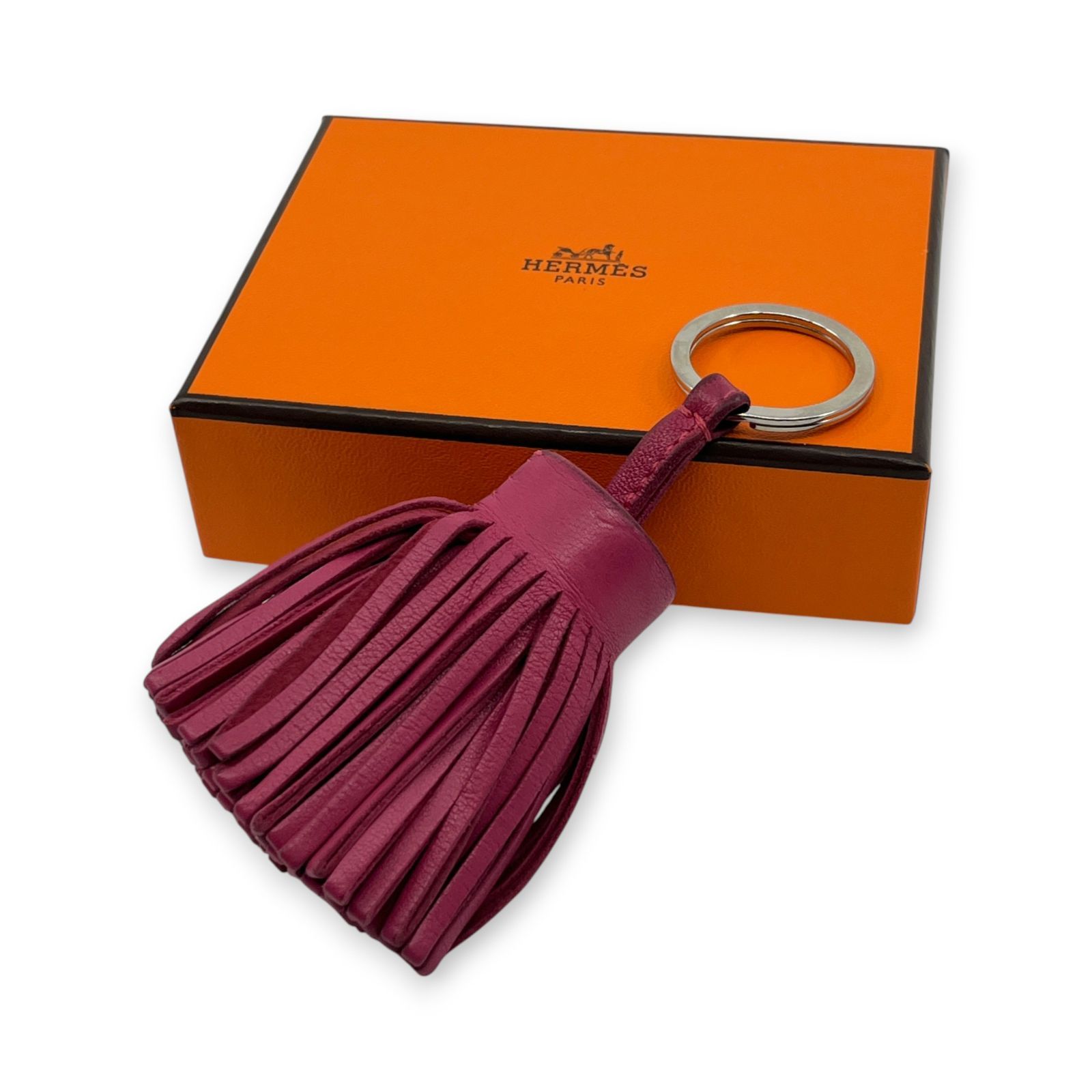 専用HERMES エルメス カルメン バッグチャーム キーホルダーレザータッセル 楽天市場】【9/30～10/1限定・最大2万円OFFクーポン配布中