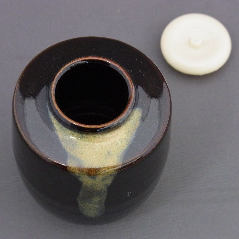 茶道具】亀井味楽作 月透かし高取蓋置 茶道具】亀井味楽作月透かし高取蓋置