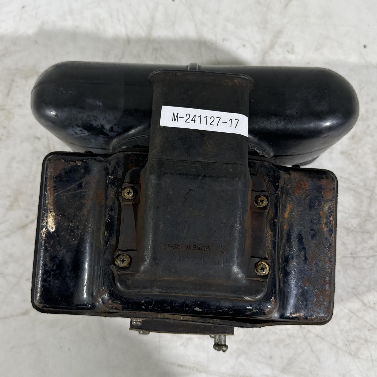 SUZUKI GT380 エアクリーナーボックス - メルカリ