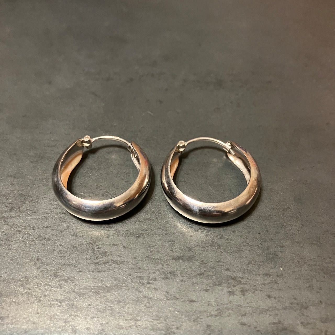 SILVER925 SIMPLE HOOP EARRINGS /シルバー/ピアス SILVER925 SIMPLE HOOP EARRINGS/シルバー/ピアスの通販 by よし