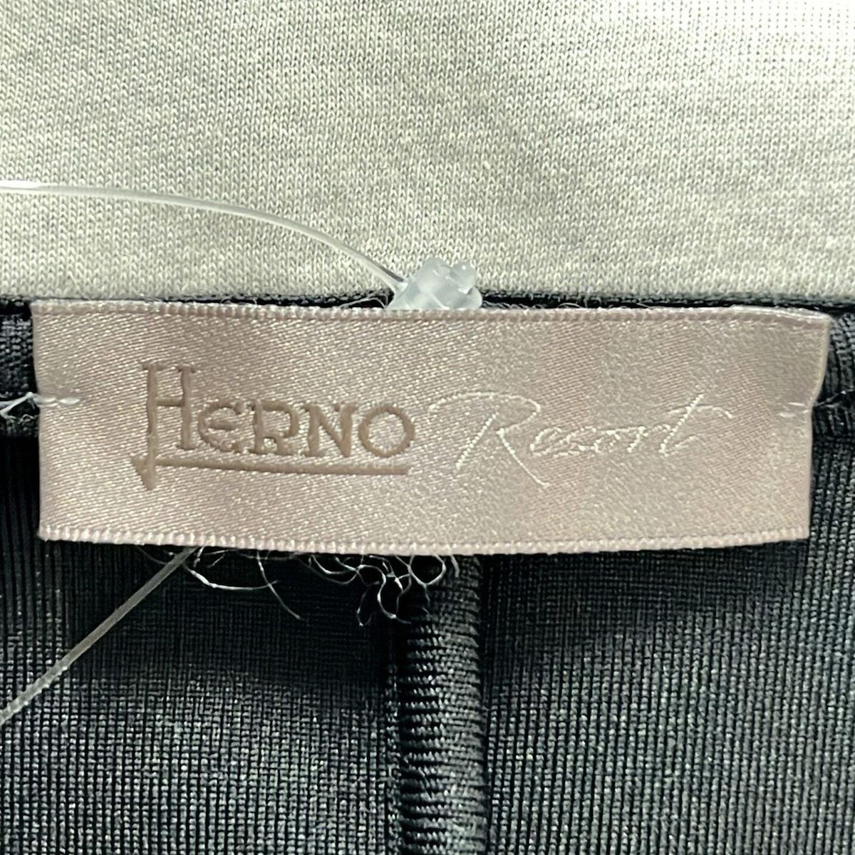 Herno ベージュ コート Made in Italy Herno Laminar ベージュ トレンチコート HERNO HERNO【ヘルノ