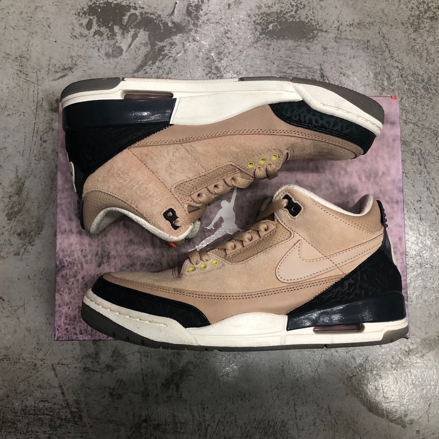 NIKE Air Jordan 3 Retro JTH Bio Beige AV6683-200 ジャスティン 