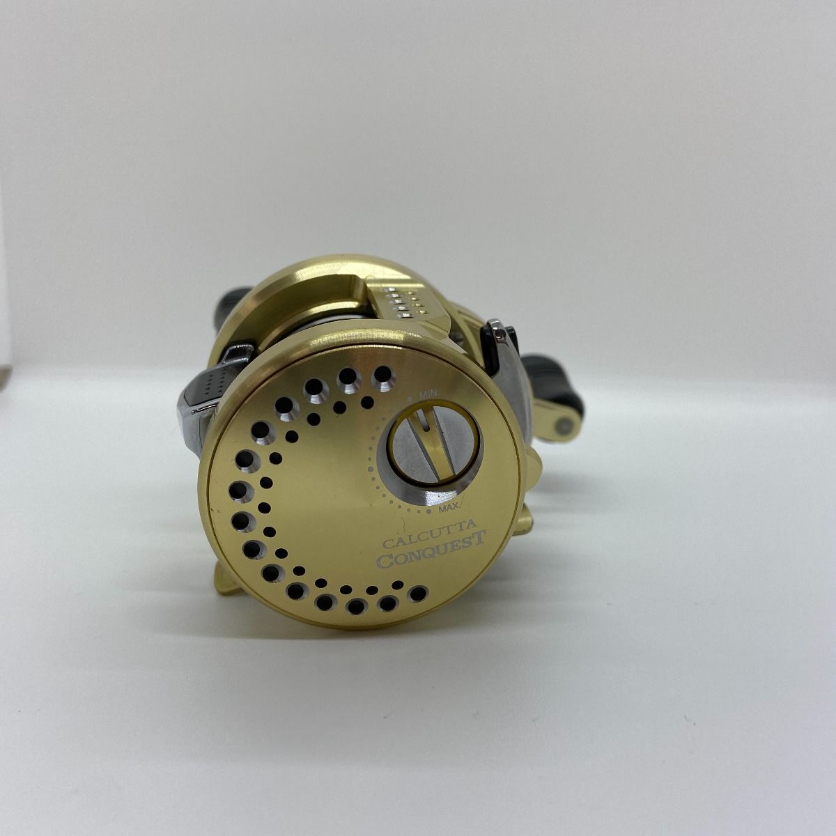 SHIMANO - ΨΨSHIMANO シマノ  ベイトリール　14カルカッタコンクエスト 201　箱付　　 03205 ΨΨSHIMANO シマノ ベイトリール 14カルカッタコンクエスト 201