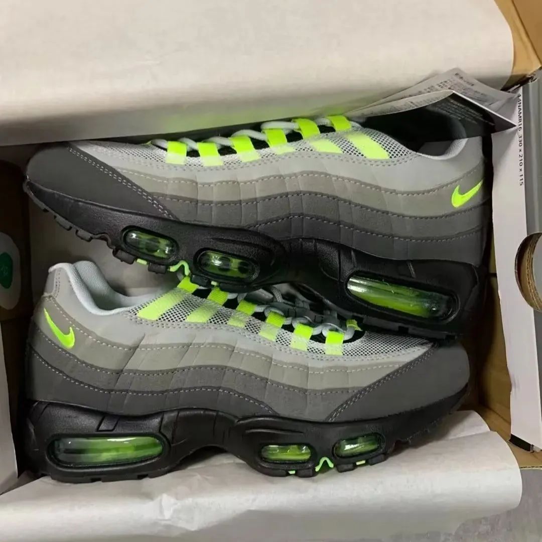 ナイキ Nike Air Max 95 OG Neon エアマックス95 OG ネオン 2020 NIKE AIR MAX 95 OG イエローグラデ  - メルカリ