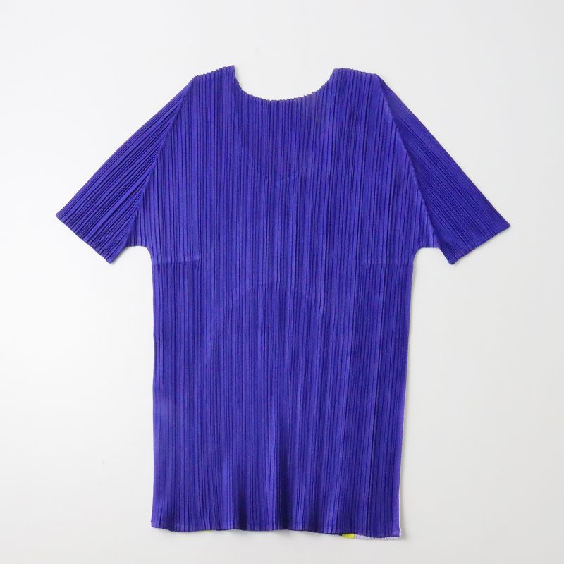 UネックTシャツ 3