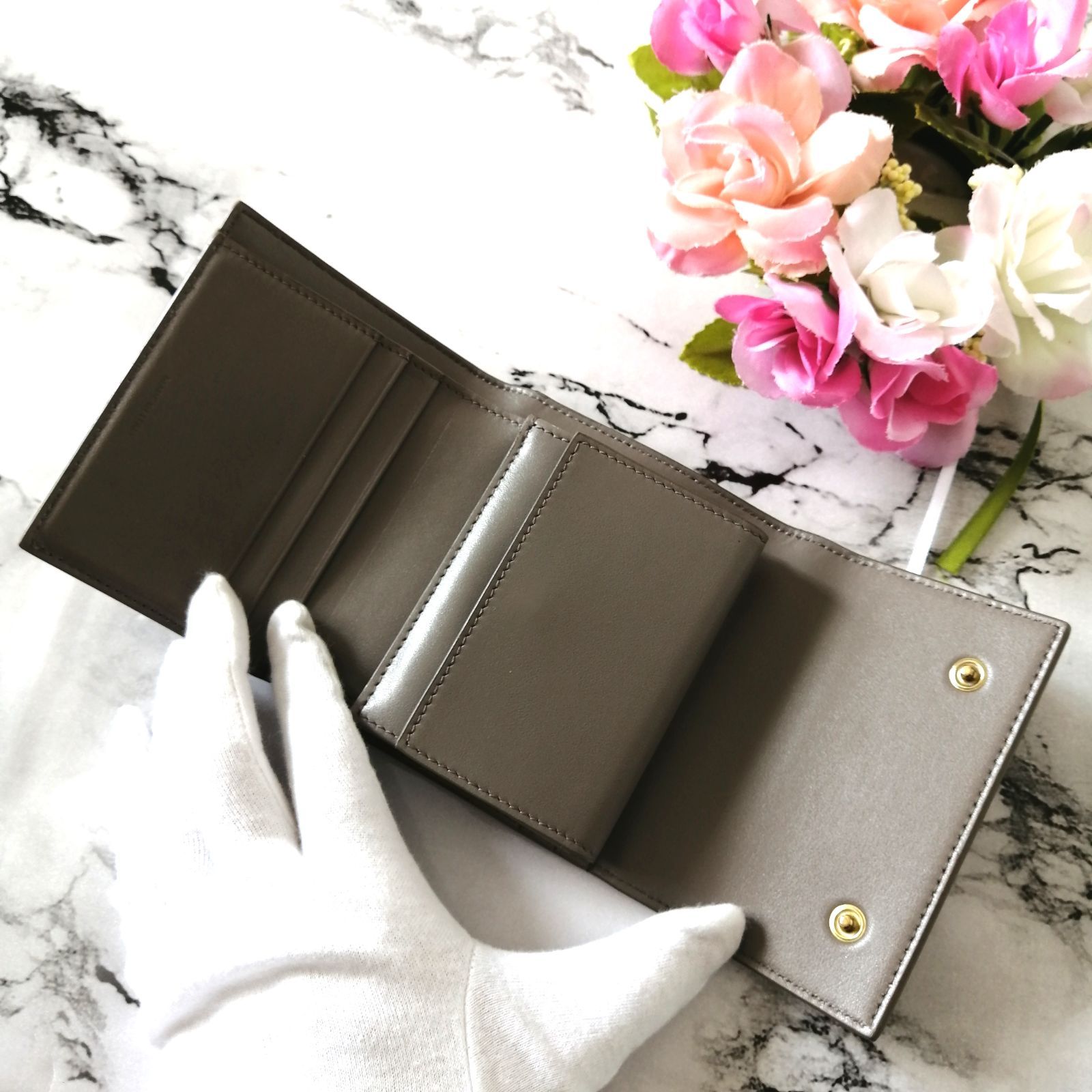 【CELINE】スモール トリフォールドウォレット　グレージュ 美品 セリーヌ CELINE トリフォールドウォレット 三つ折り財布
