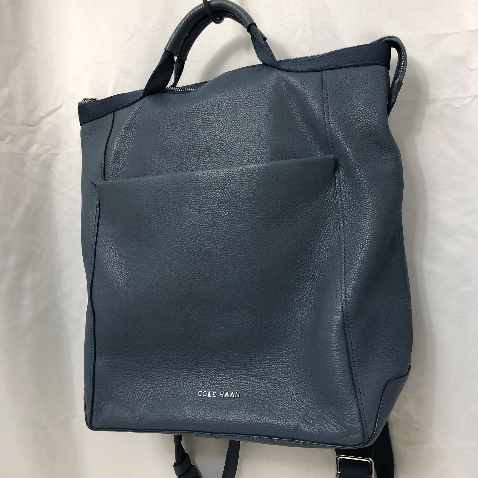COLE HAAN レザーリュック グレー系 うすいブルー系 SGKY10-6556