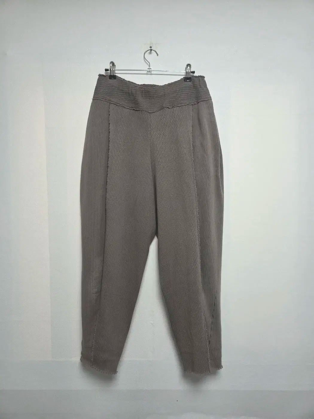 ISSEY MIYAKE イッセイミヤケ レディース ニット パンツ ダークアイボリー M