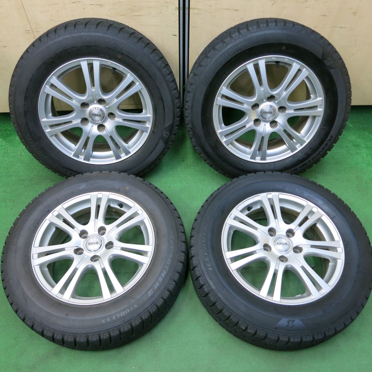 ★シュナイダー☆REVOGZ 215/60R16 PCD114.3 5H インセット48★ 送料無料* バリ溝！キレイ！9.5分☆スタッドレス 215⁄60R16