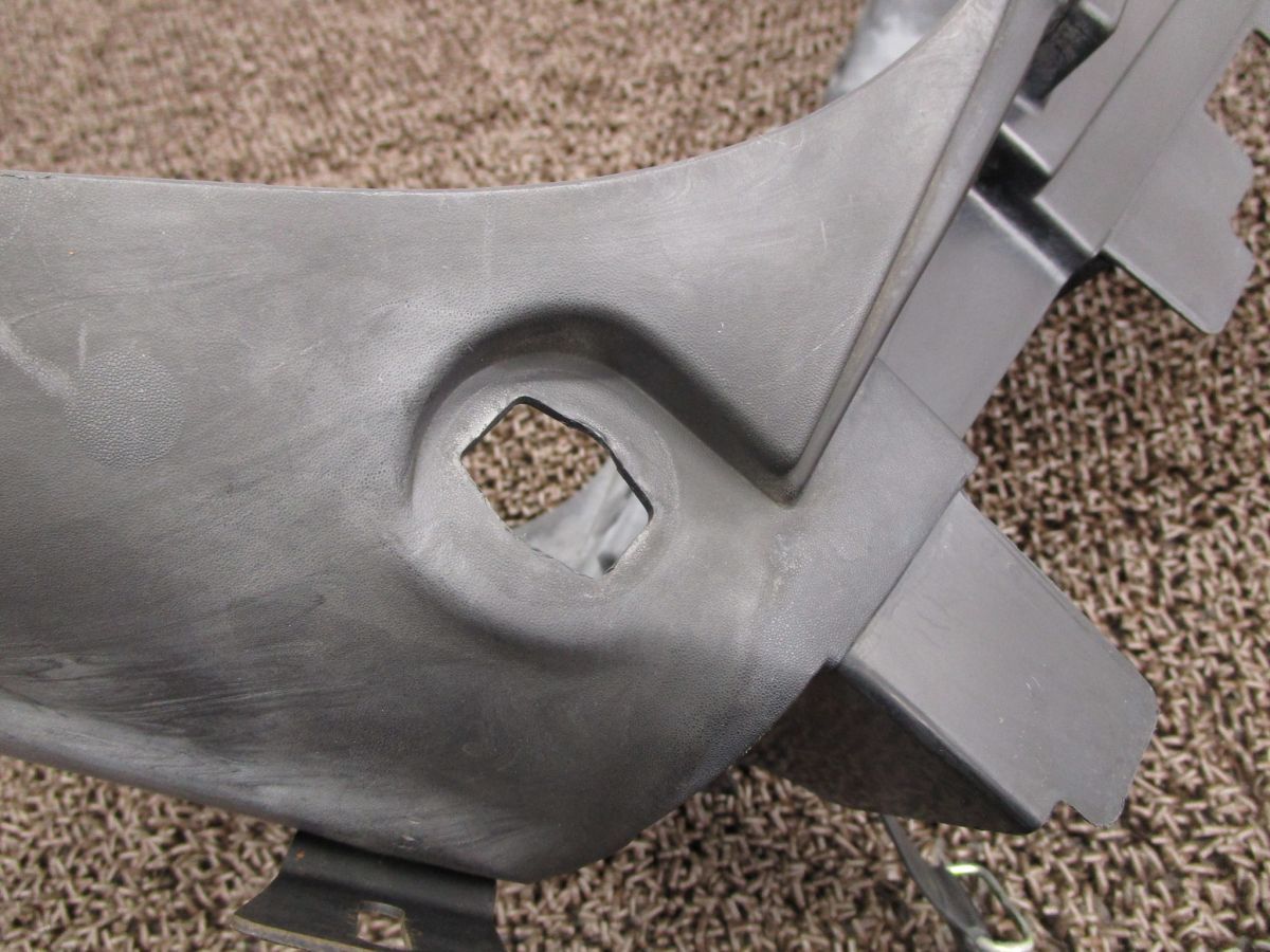 イナズマ400 リアインナーフェンダー