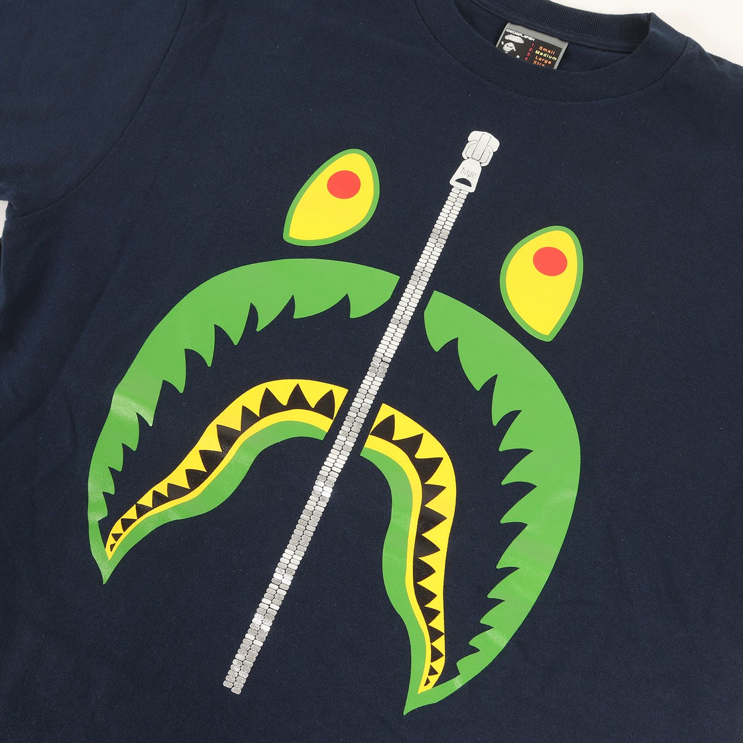 A BATHING APE シャーク Tシャツ Mサイズ red camo gold zip shark tee Mサイズ a bathing ape bape