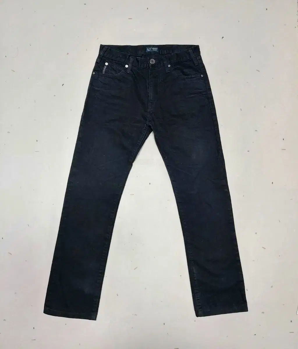 【雷市場（ポンジャン）商品韓国直送】 ARMANI(アルマーニ) デニム 30 ー 31 ブラックジーン 素晴らしい状態/パッケージ