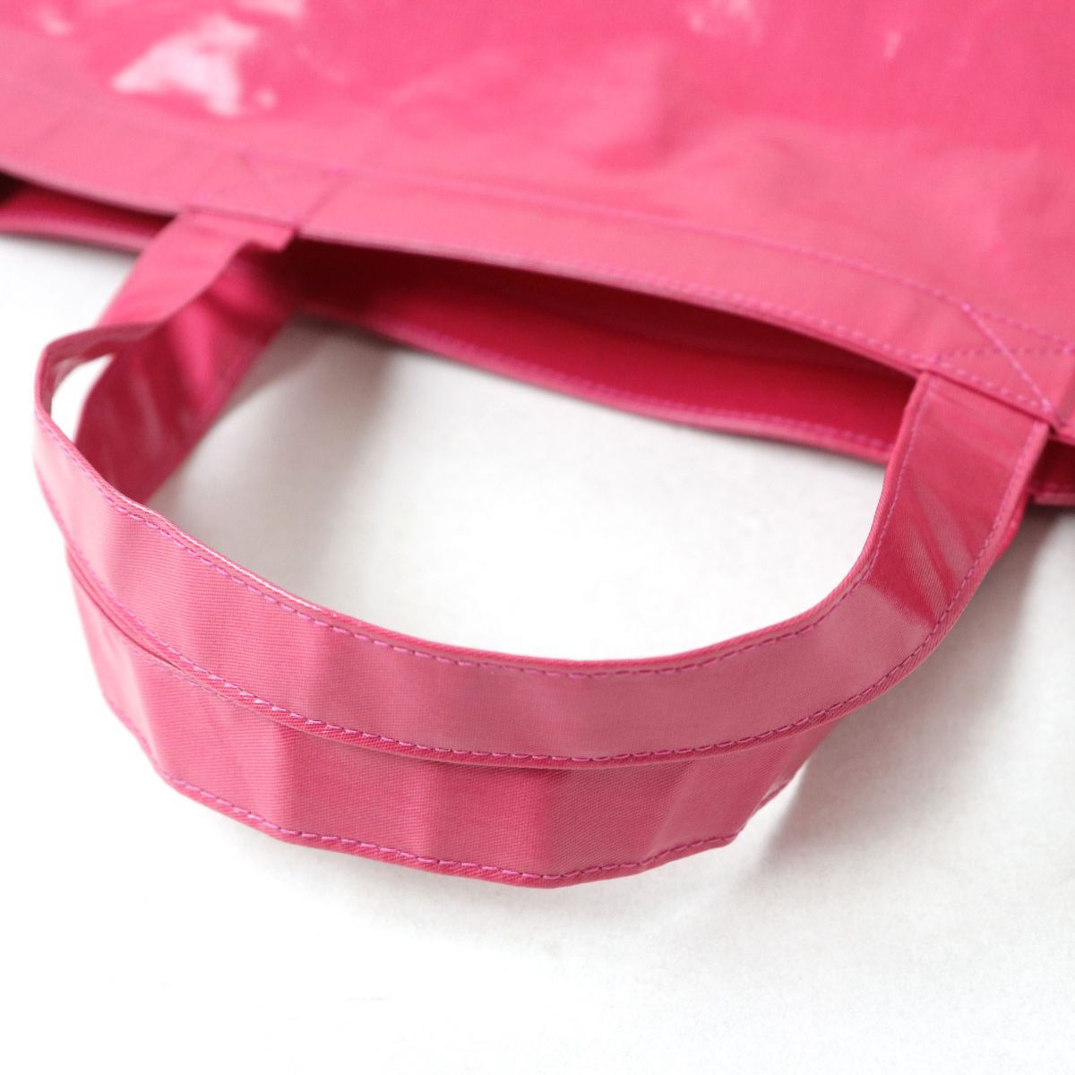 極美品◇A4収納可◎ GUCCI グッチ 575140 ロゴプリント ミディアム  