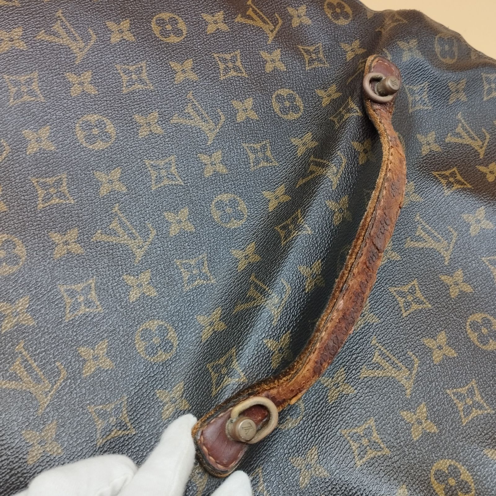 美品 LOUIS VUITTON モノグラム ポルトドキュマン バンドリエール 1-1.gif