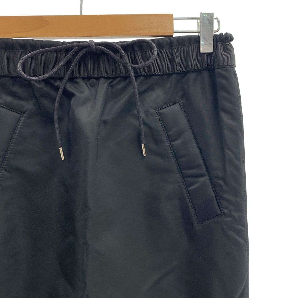 美品】 sacai / サカイ | Nylon Twill Skirt サイドジップ 美品】 sacai / サカイ | Nylon Twill Skirt サイドジップ
