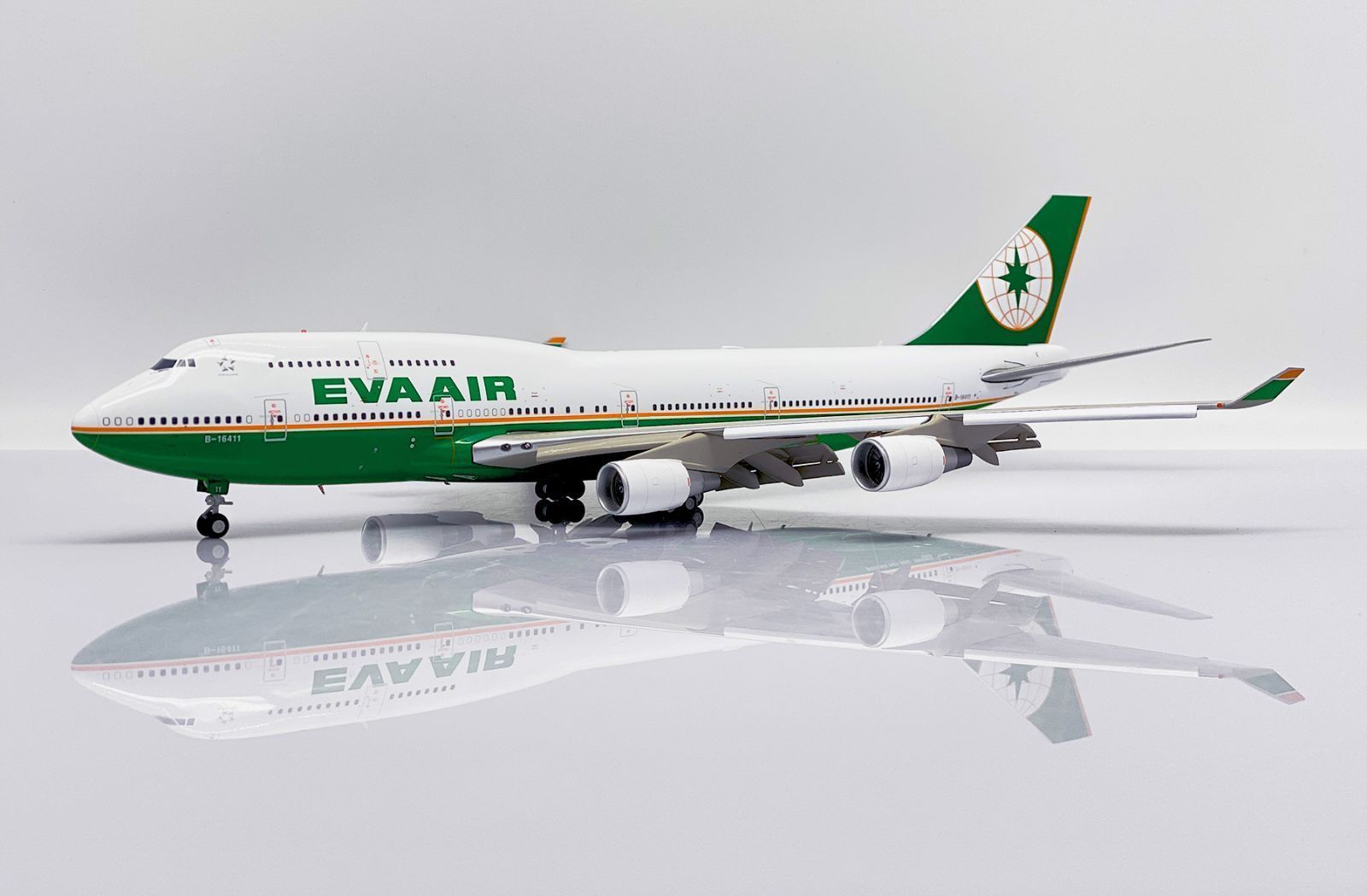 エバー航空 747-400 B-16411 1/200 Jcwings エバー航空 747-400 B-16411 1/200 XX20321 - メルカリ