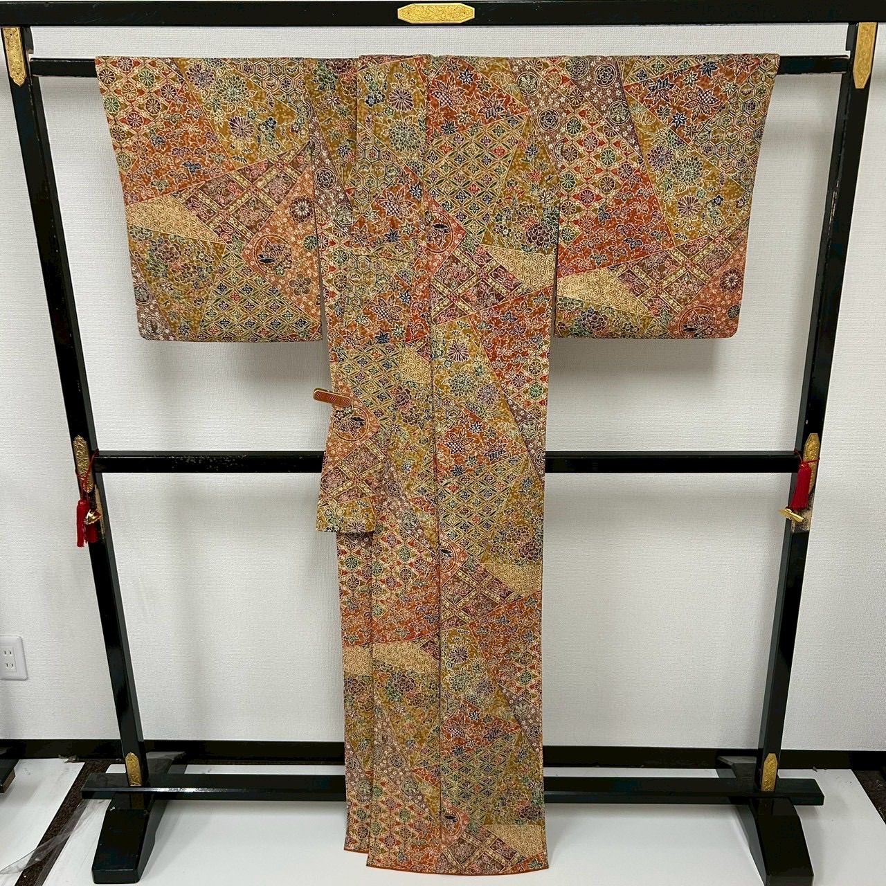 a14 未使用 花鳥唐草模様 正絹 小紋 裄66 唐草 縞模様 裄66 色味の良い 素敵なデザイン 小紋 正絹 T-7494 - メルカリ