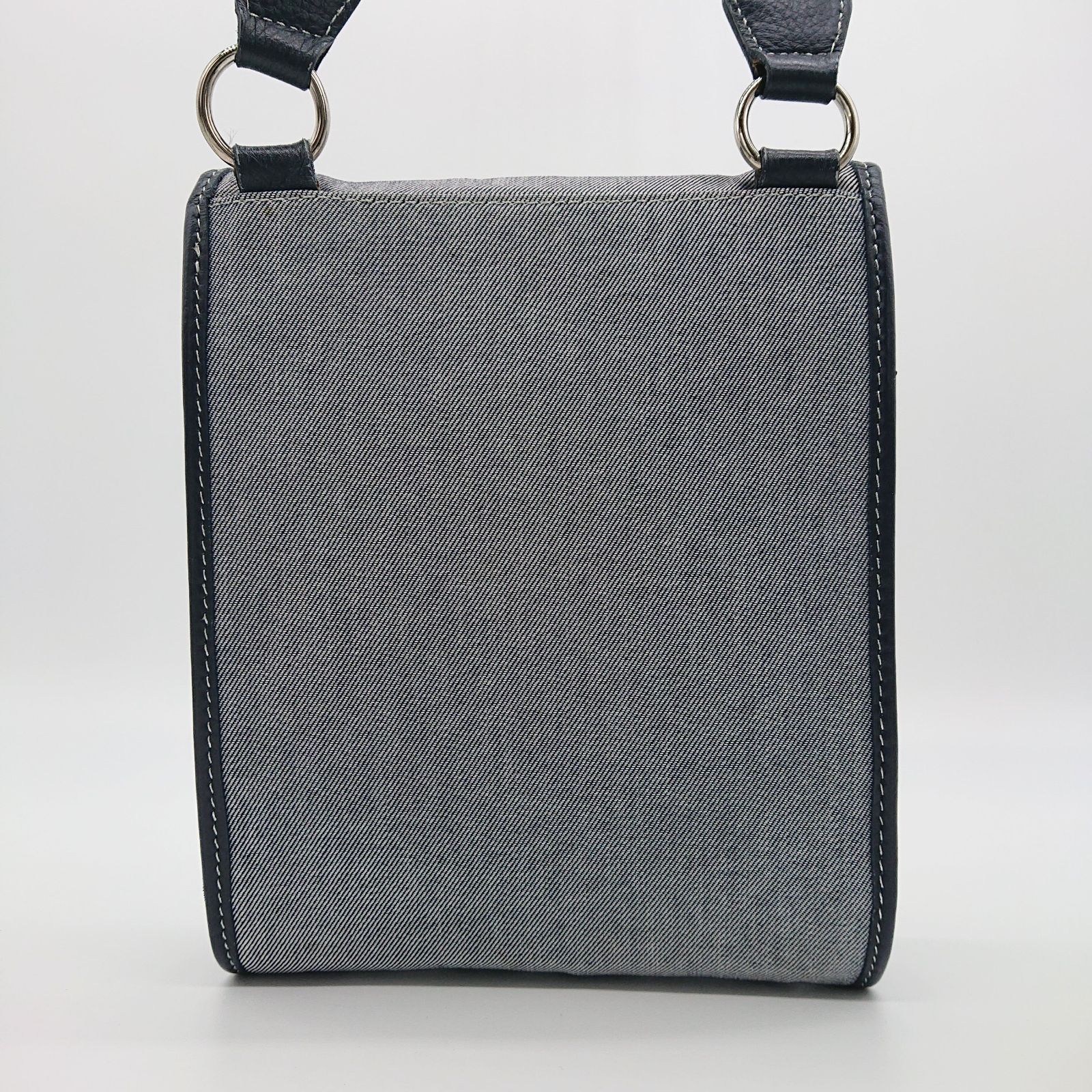 ハンティングワールド サコッシュ