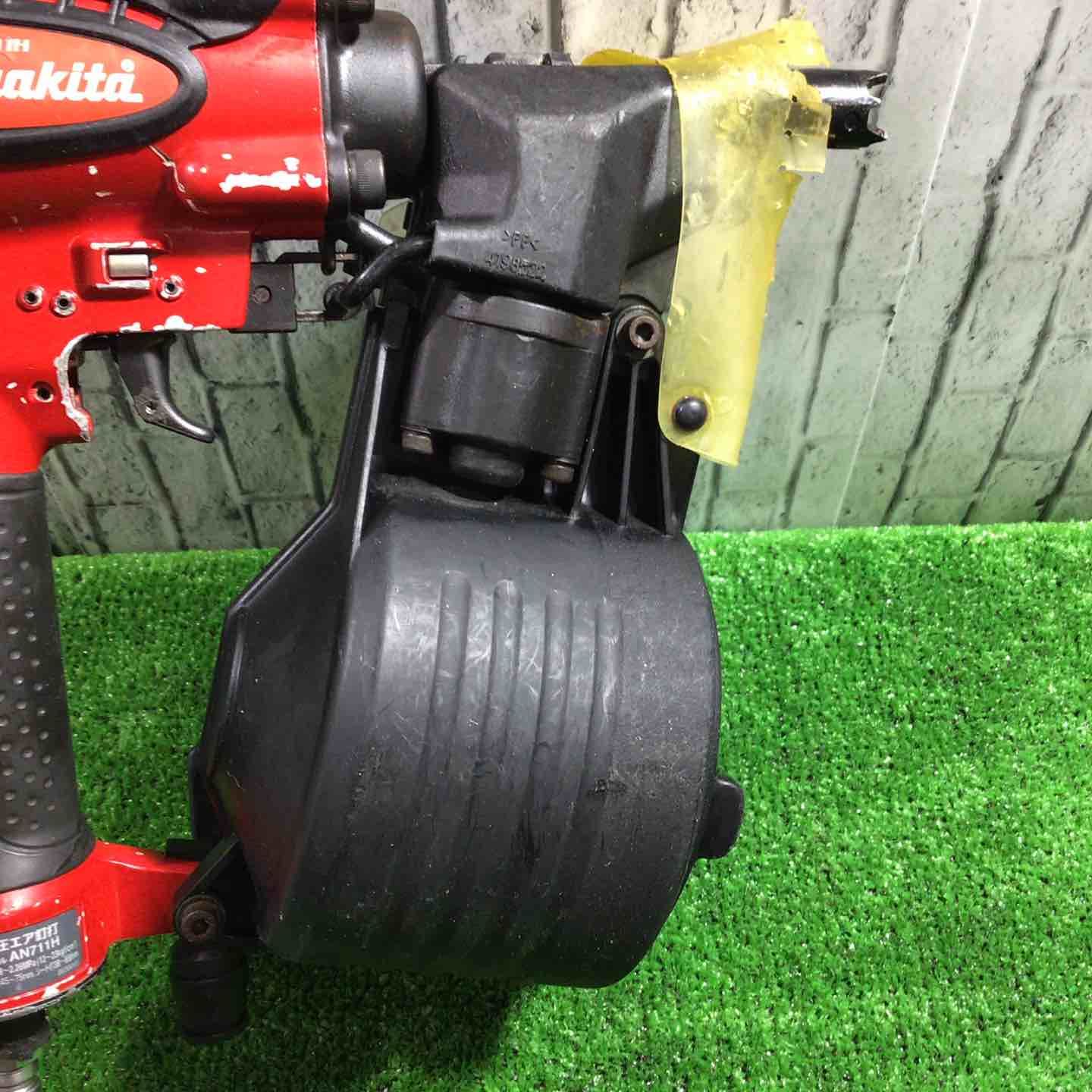 ★マキタ makita 高圧エア釘打 AN711H 下地 鋼板 コンクリート 品確法N釘 CN釘対応★ makita マキタ 75mm 高圧エア釘打 赤 ワイヤ75mm シート65mm 本体のみ