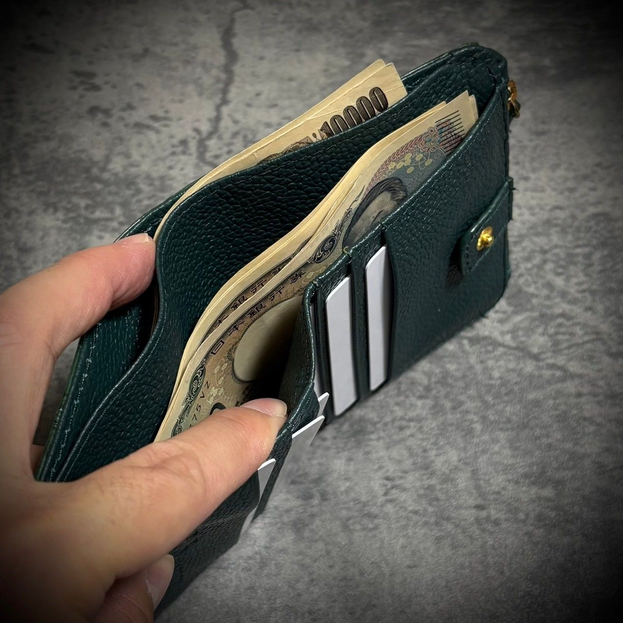 クロコダイル 折財布 二つ折り ワニ革 ハンドメイド 証明書付 緑 グリーン クロコダイル 折財布 二つ折り ワニ革 ハンドメイド 証明書付 緑