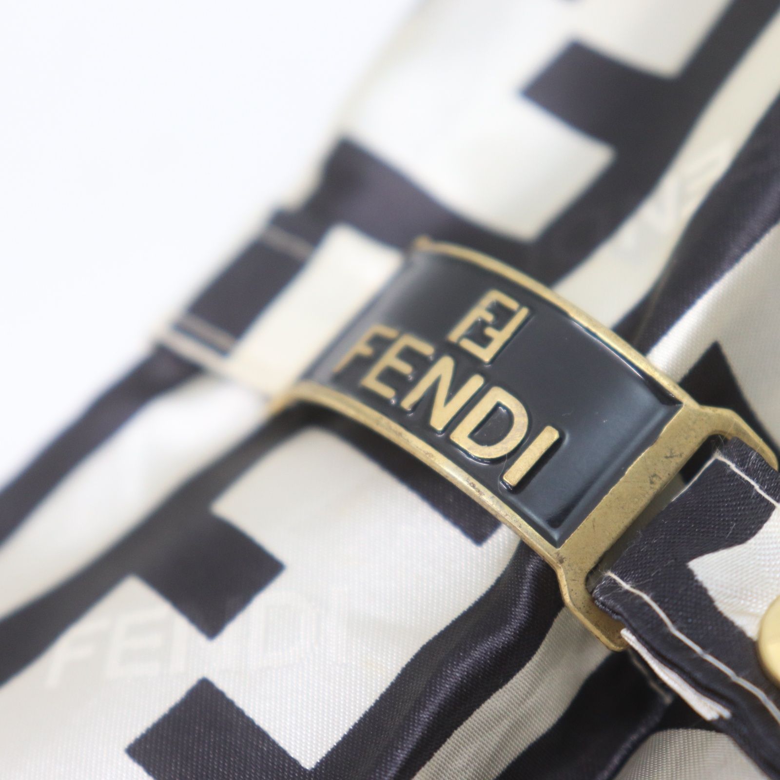 ITBDR7NLHXVE FENDI フェンディ ズッカ柄 折りたたみ傘