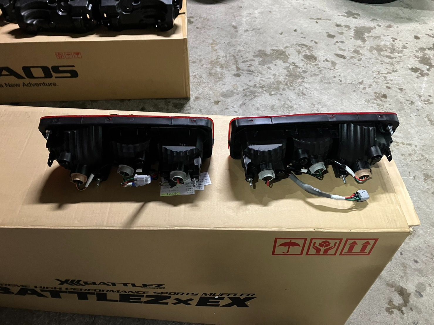 スズキ JB74W ジムニーシエラ 純正テールランプ左右＋裏カバーセット