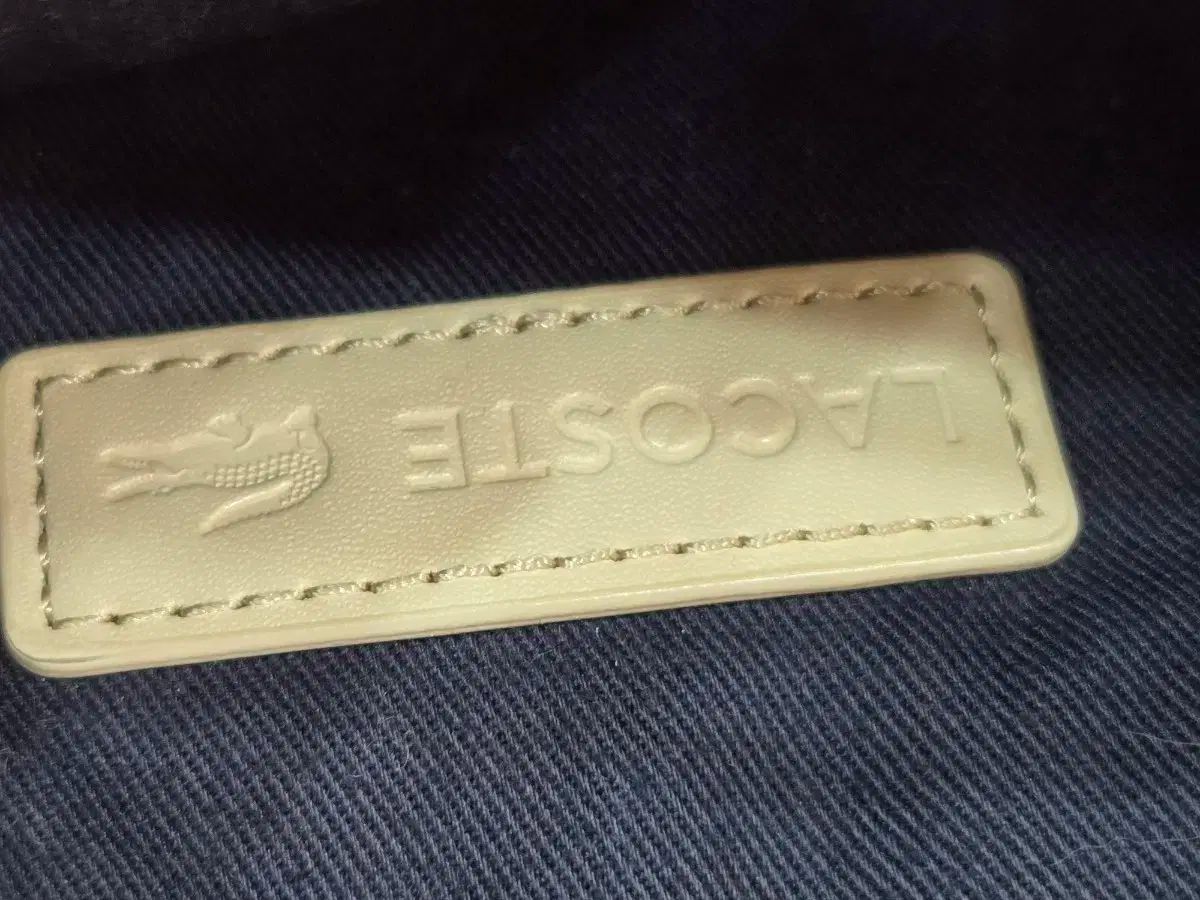 LACOSTE ラコステ 囲い 紫 クラッチバッグ ファスナー付き DECORATOM_COM_BR