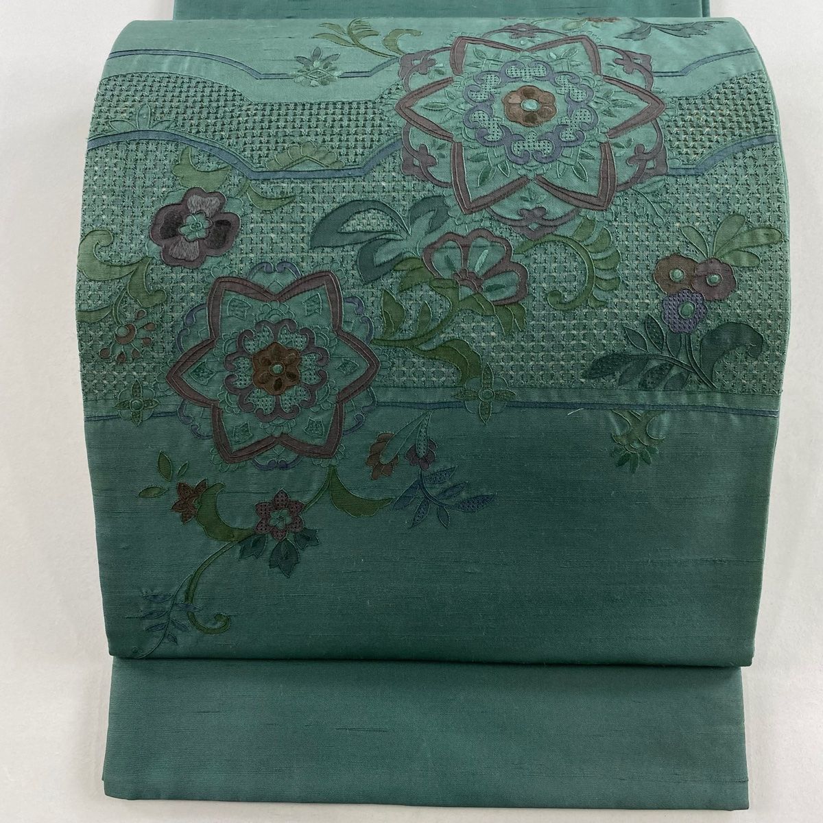袋帯 秀品 紬地 華文 花唐草 蘇州刺繍 緑 お太鼓柄 正絹 【中古