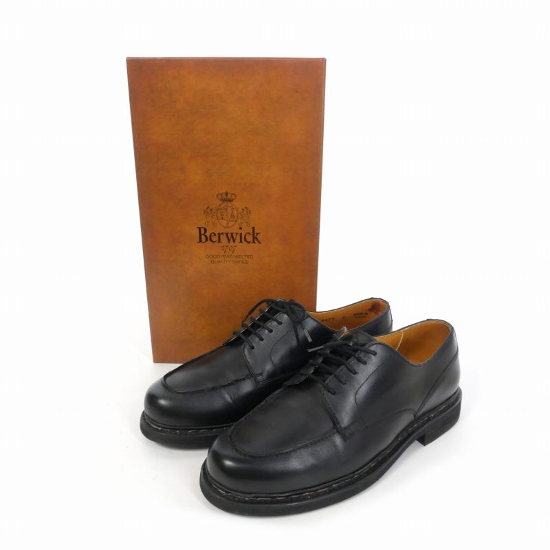 Berwick 1707 . 【Daily life with Berwick】 . Model:4477 Last:217 Upper:BOX  CALF Outsole:Vibram . . #berwick #berwick1707 #バーウィック #バーウィック1707 #スペイン  #Uチップ #ノルウィージャン製法 #革靴 #utip #leathrshoes #leather #shoes #norwegianprocess  ... Berwick バーガンディ 4477 （UK8、27cm）