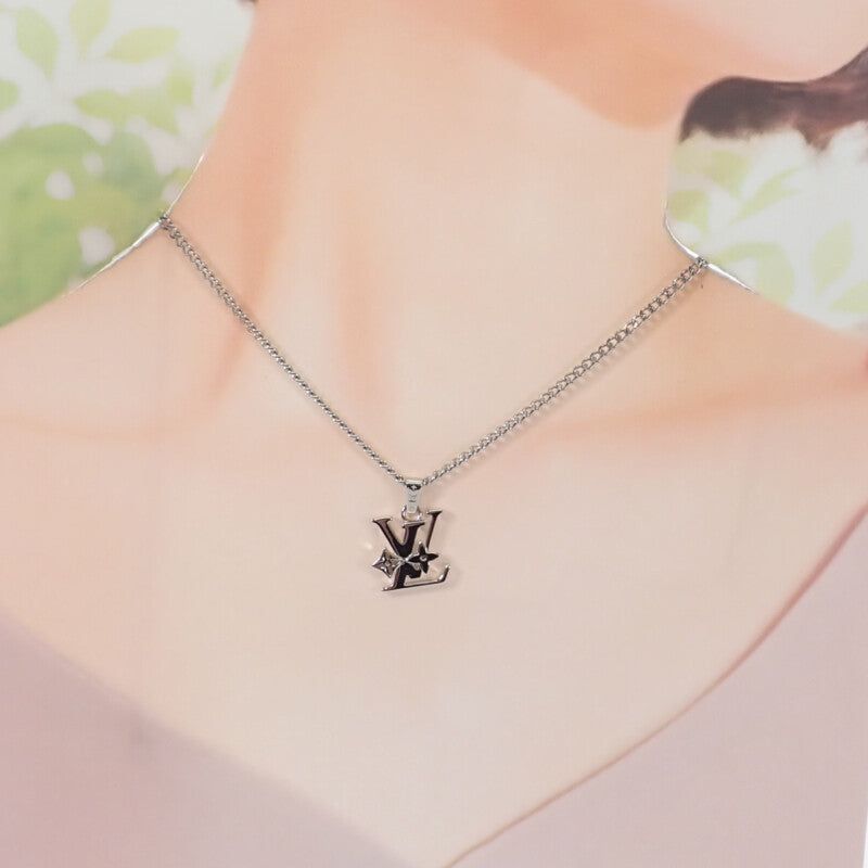 LOUIS VUITTON ペンダント・モノグラム・ロウ M02254 ネックレス LOUIS VUITTON ペンダント・モノグラム・ロウ M02254 ネックレス