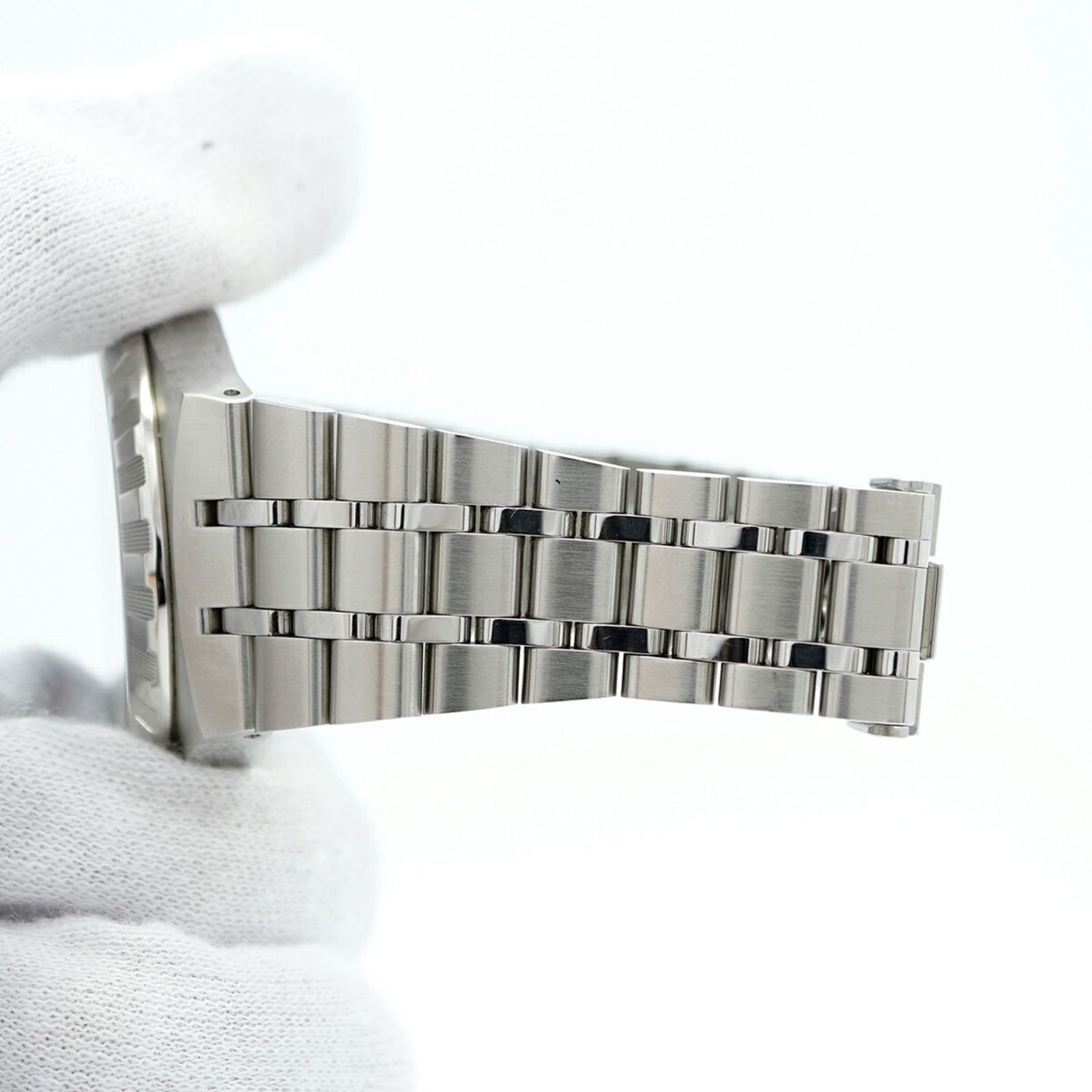 黒文字盤腕時計