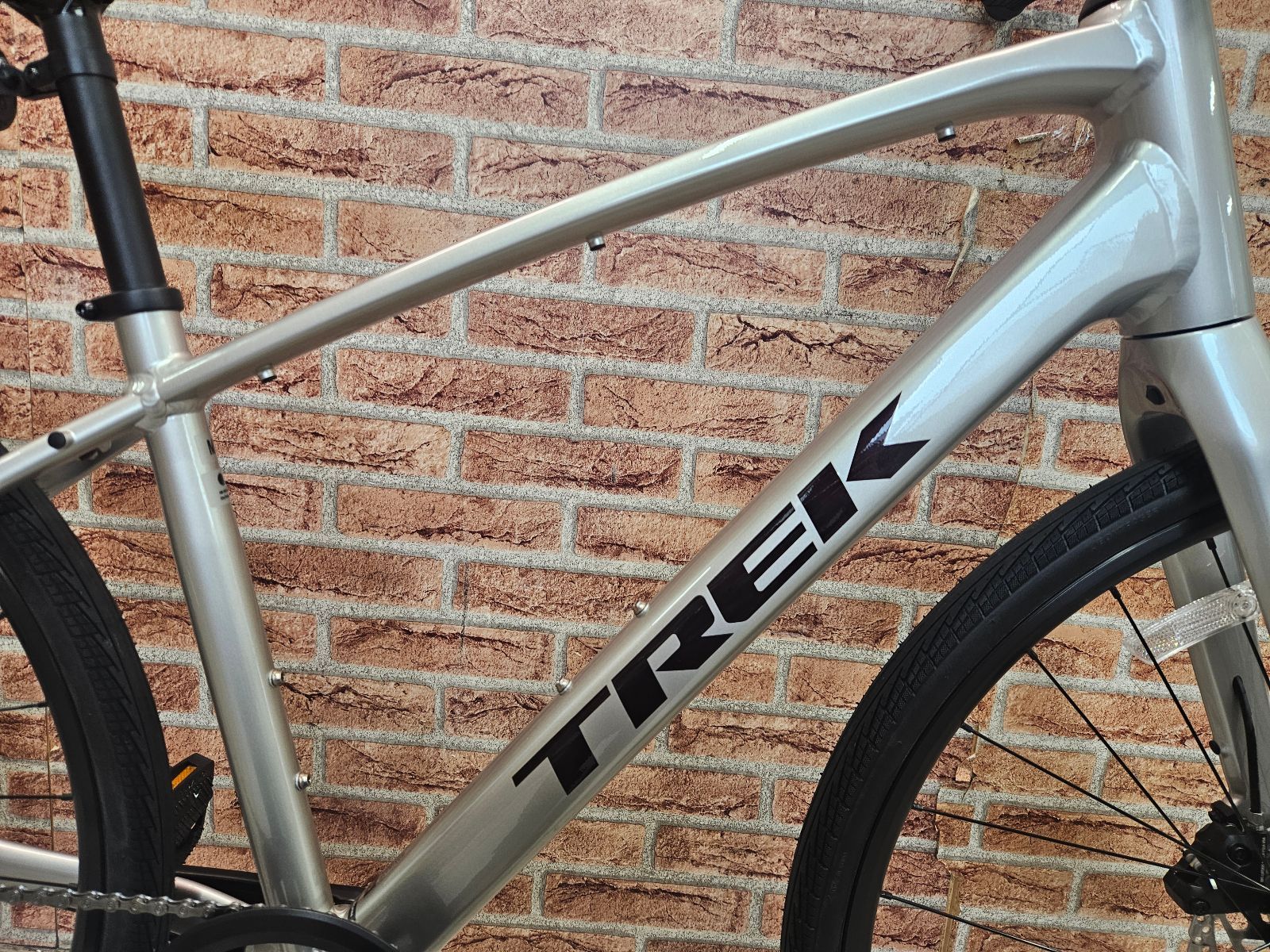 西濃運輸 発送のみ 上品!! 最新モデル TREK FX3 DISC STEPOVER GEN4 2026 size M 165-175cm トレック クロスバイク 1×10 SHIMANO CUES