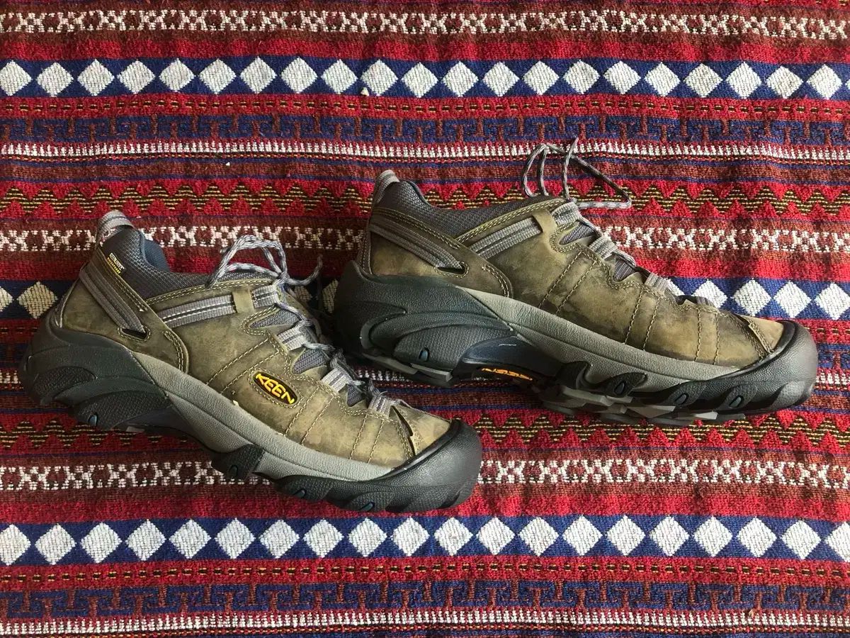 KEEN キーン タルギ ハイキング シューズ 285