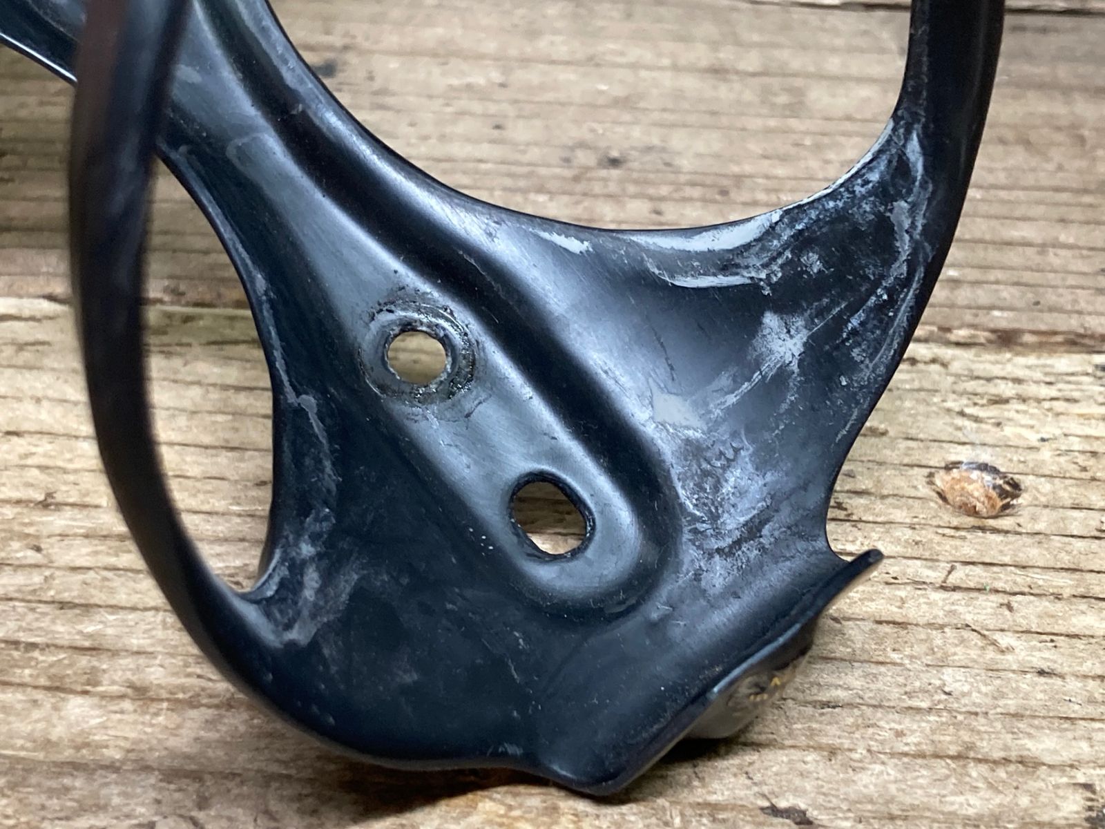 カーボンボトルケージ