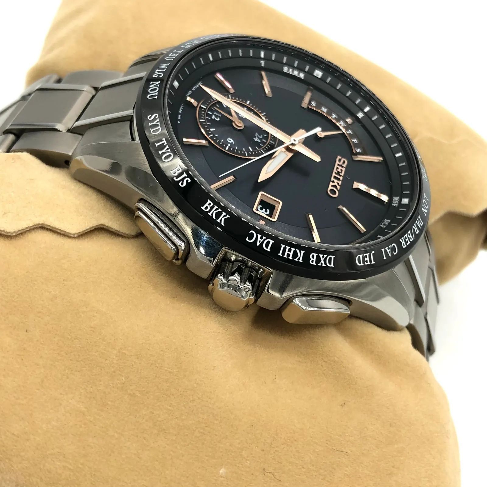 人気モデル セイコー ブライツ 電波ソーラー 軽量チタン 8B63 セイコー