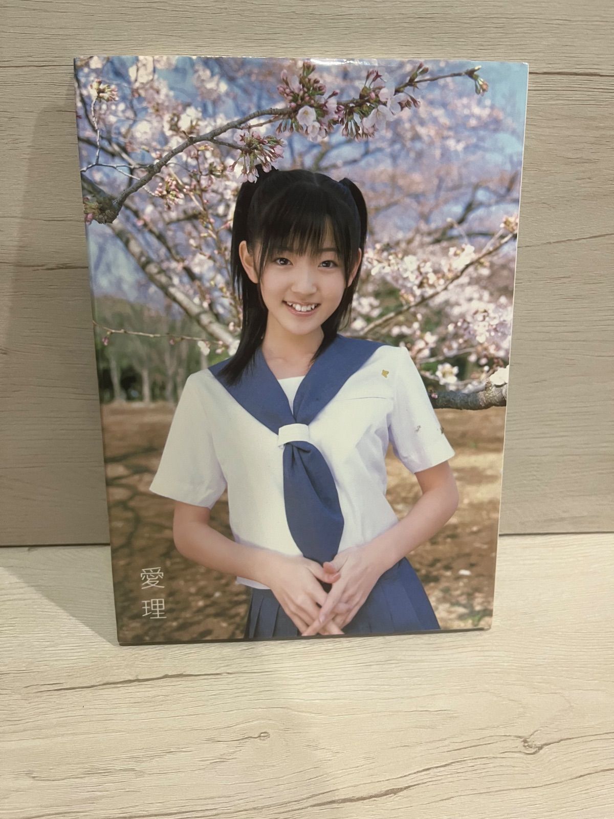 M. °C-ute 鈴木愛理 1st写真集 愛理 - メルカリ